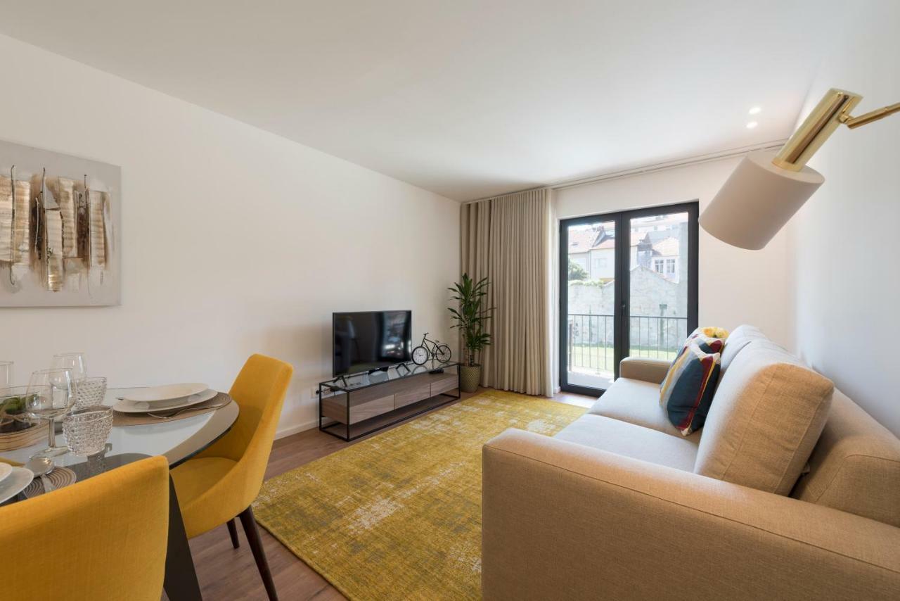 Lovelystay - Downtown Balcony Apartment With Free Parking ปอร์โต ภายนอก รูปภาพ