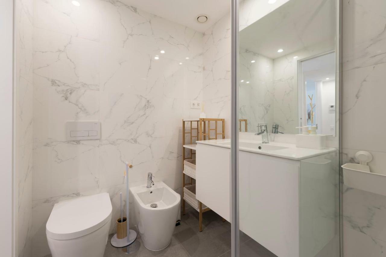 Lovelystay - Downtown Balcony Apartment With Free Parking ปอร์โต ภายนอก รูปภาพ