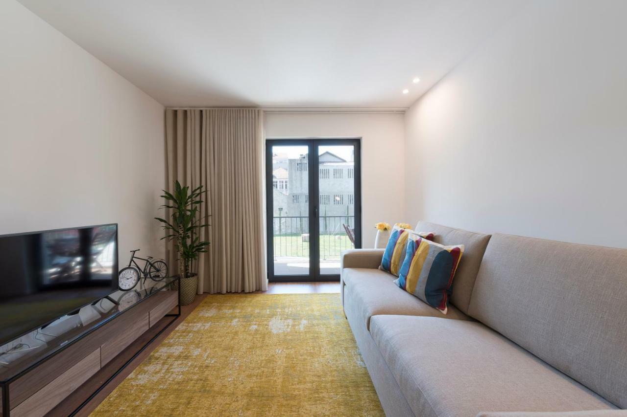 Lovelystay - Downtown Balcony Apartment With Free Parking ปอร์โต ภายนอก รูปภาพ